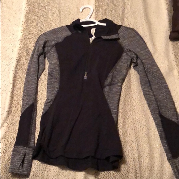 Lululemon Size 2 Sweater - Picture 1 of 2